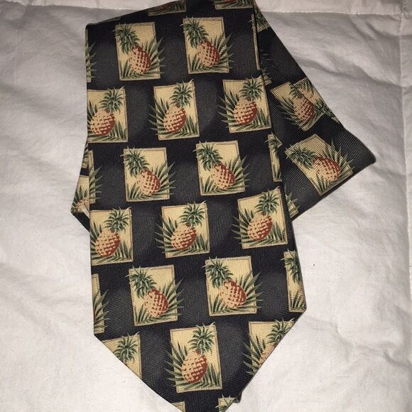 Vintage Gray Tommy Bahama retro Pineapple silk print  Aloha swingers neck tie - Picture 4 of 4
